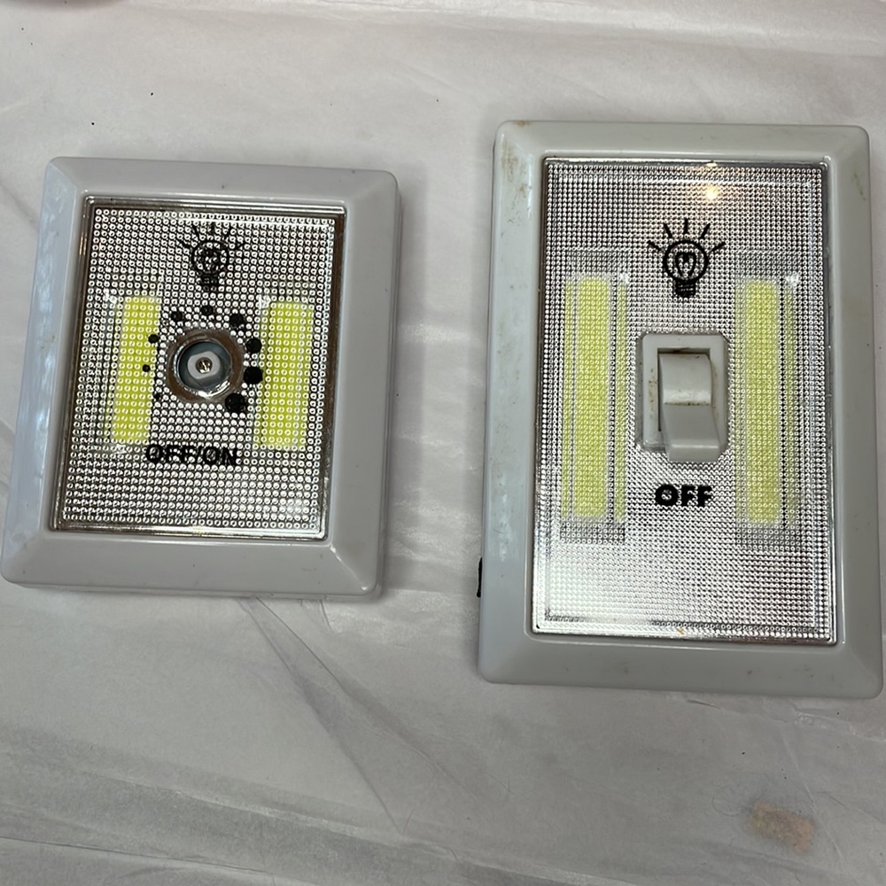 Light switches - Picture 2 of 3